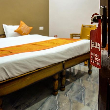 Oyo 7622 Varanasi Stays Eksteriør billede