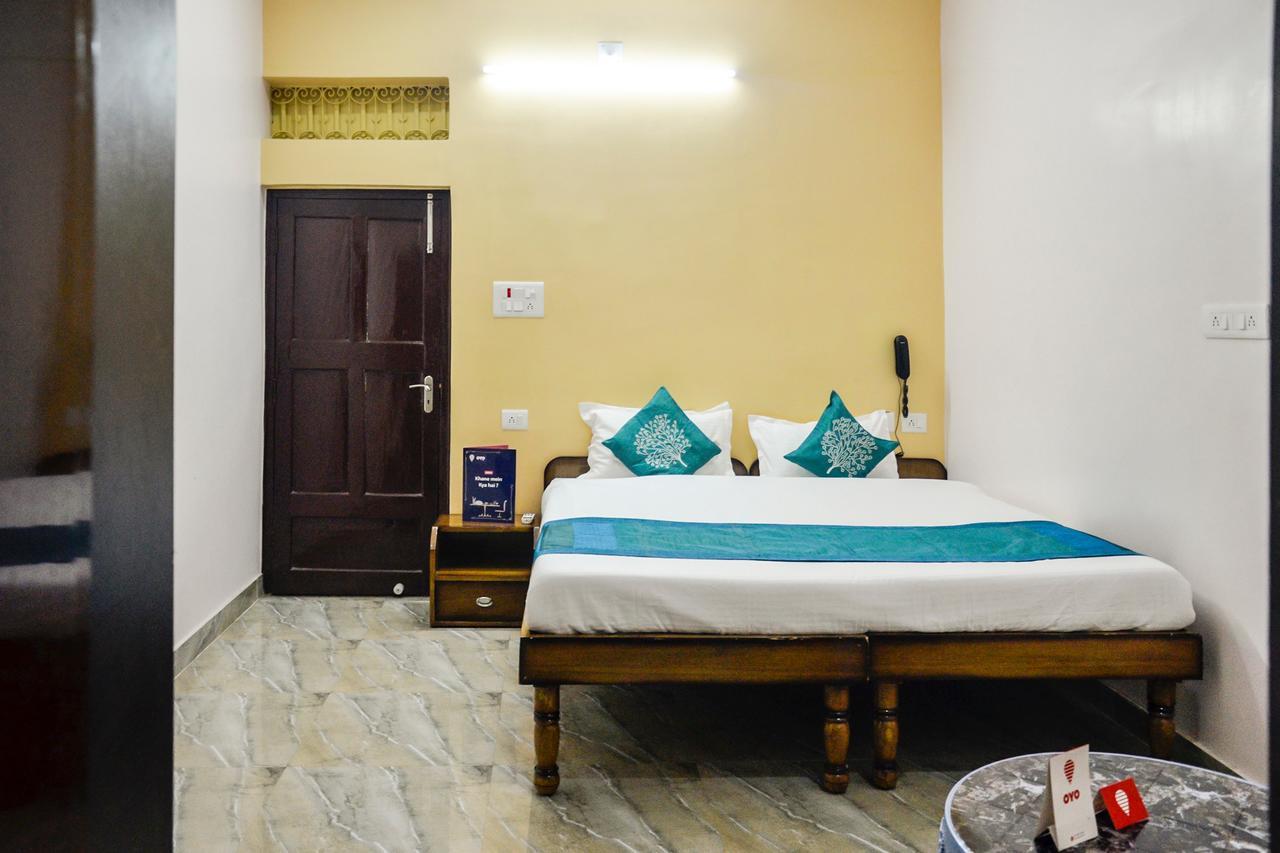 Oyo 7622 Varanasi Stays Eksteriør billede