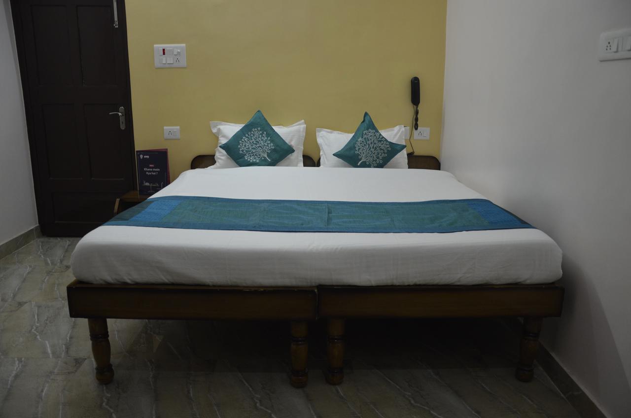 Oyo 7622 Varanasi Stays Eksteriør billede
