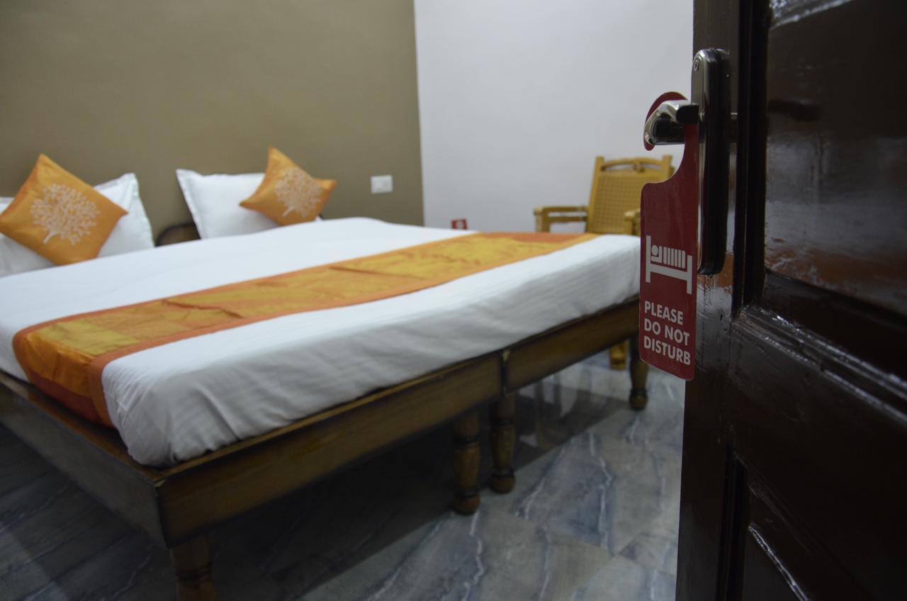 Oyo 7622 Varanasi Stays Eksteriør billede