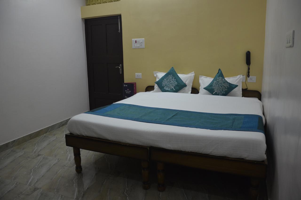 Oyo 7622 Varanasi Stays Eksteriør billede