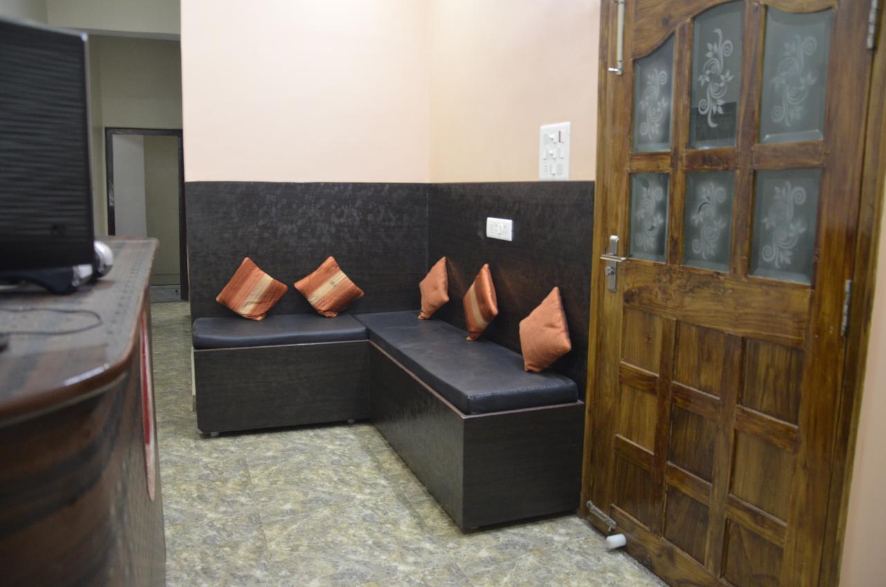 Oyo 7622 Varanasi Stays Eksteriør billede