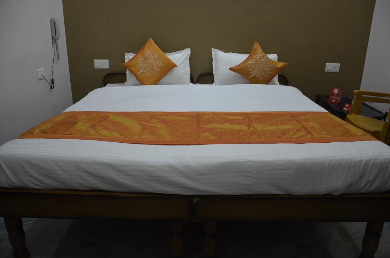 Oyo 7622 Varanasi Stays Eksteriør billede