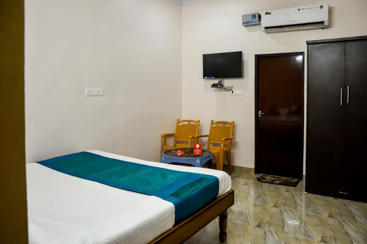 Oyo 7622 Varanasi Stays Eksteriør billede